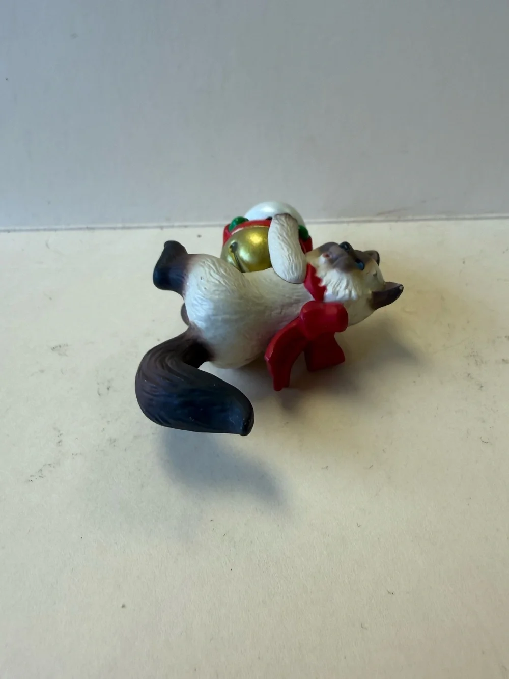2012 Hallmark Keepsake Mischievous Kittens Christmas Ornament - No Box